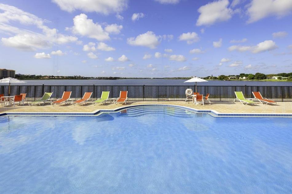 Stunning Condo Near Universal Studios Williamsburg Bagian luar foto