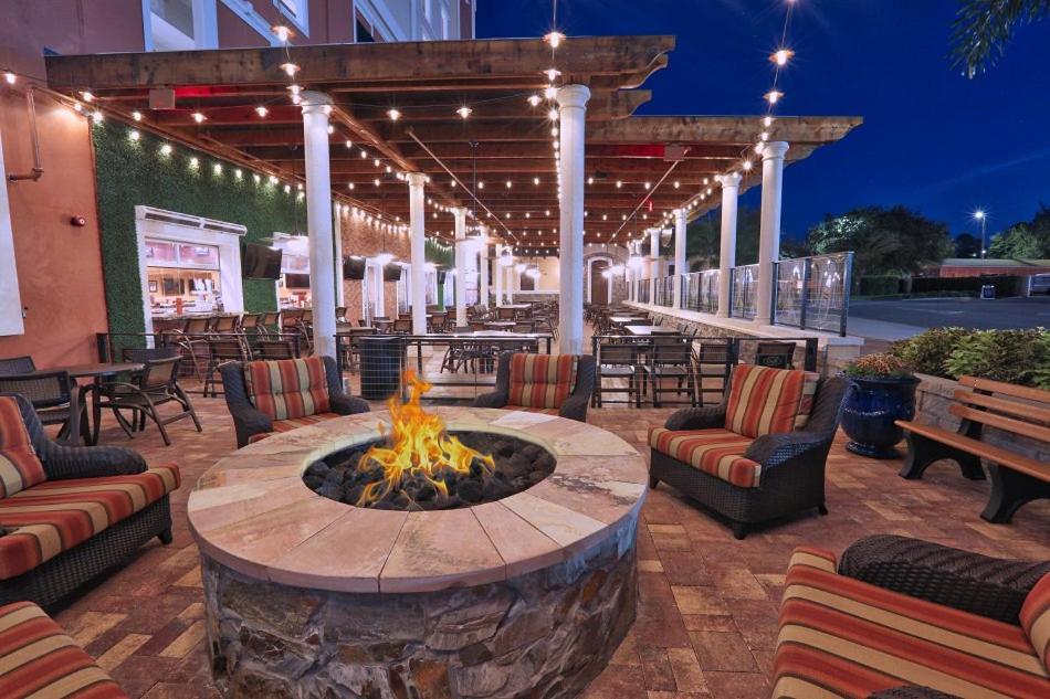 Stunning Condo Near Universal Studios Williamsburg Bagian luar foto