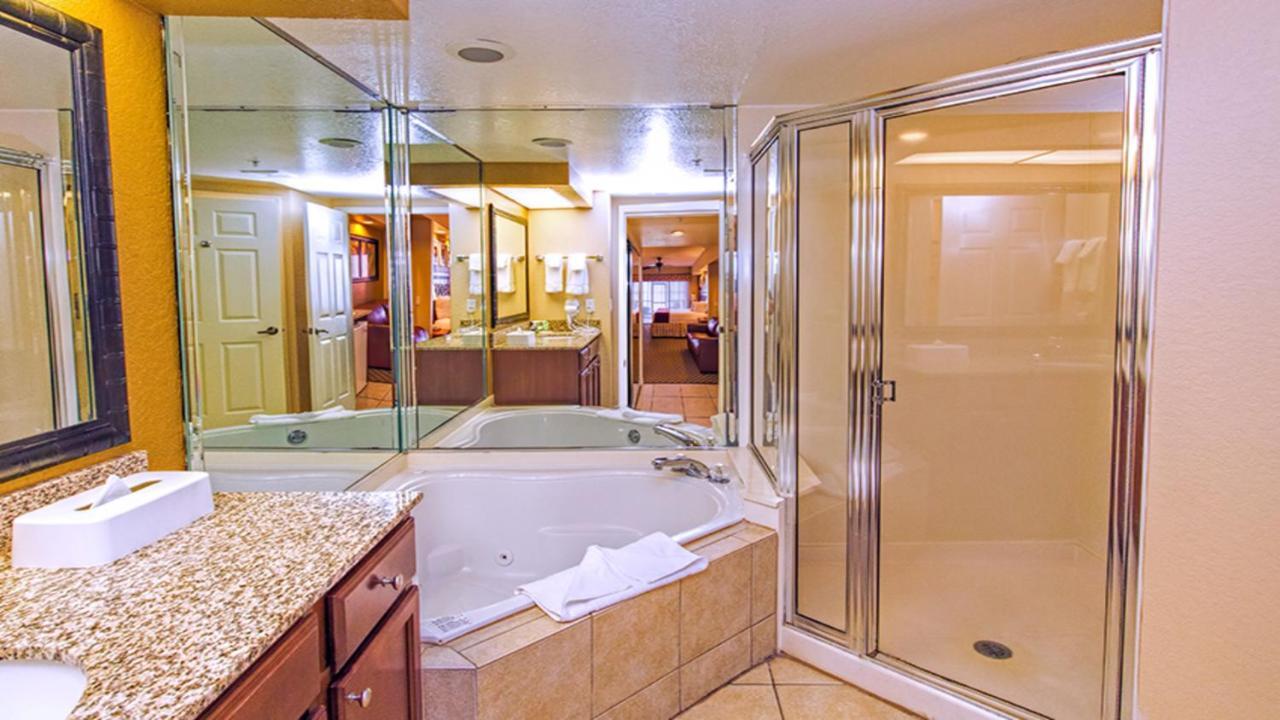 Stunning Condo Near Universal Studios Williamsburg Bagian luar foto
